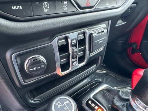Certified 2024 Jeep Wrangler Unlimited Sahara AWD/4WD image 24