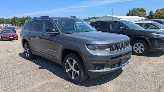 Used 2023 Jeep Grand Cherokee L Limited AWD/4WD image 2