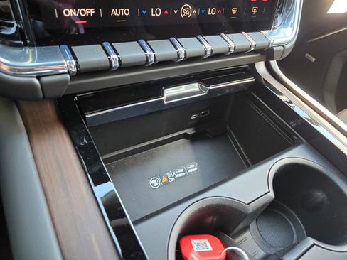 New 2026 GMC Yukon Denali AWD/4WD image 13