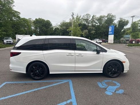 Used 2023 Honda Odyssey Sport image 9