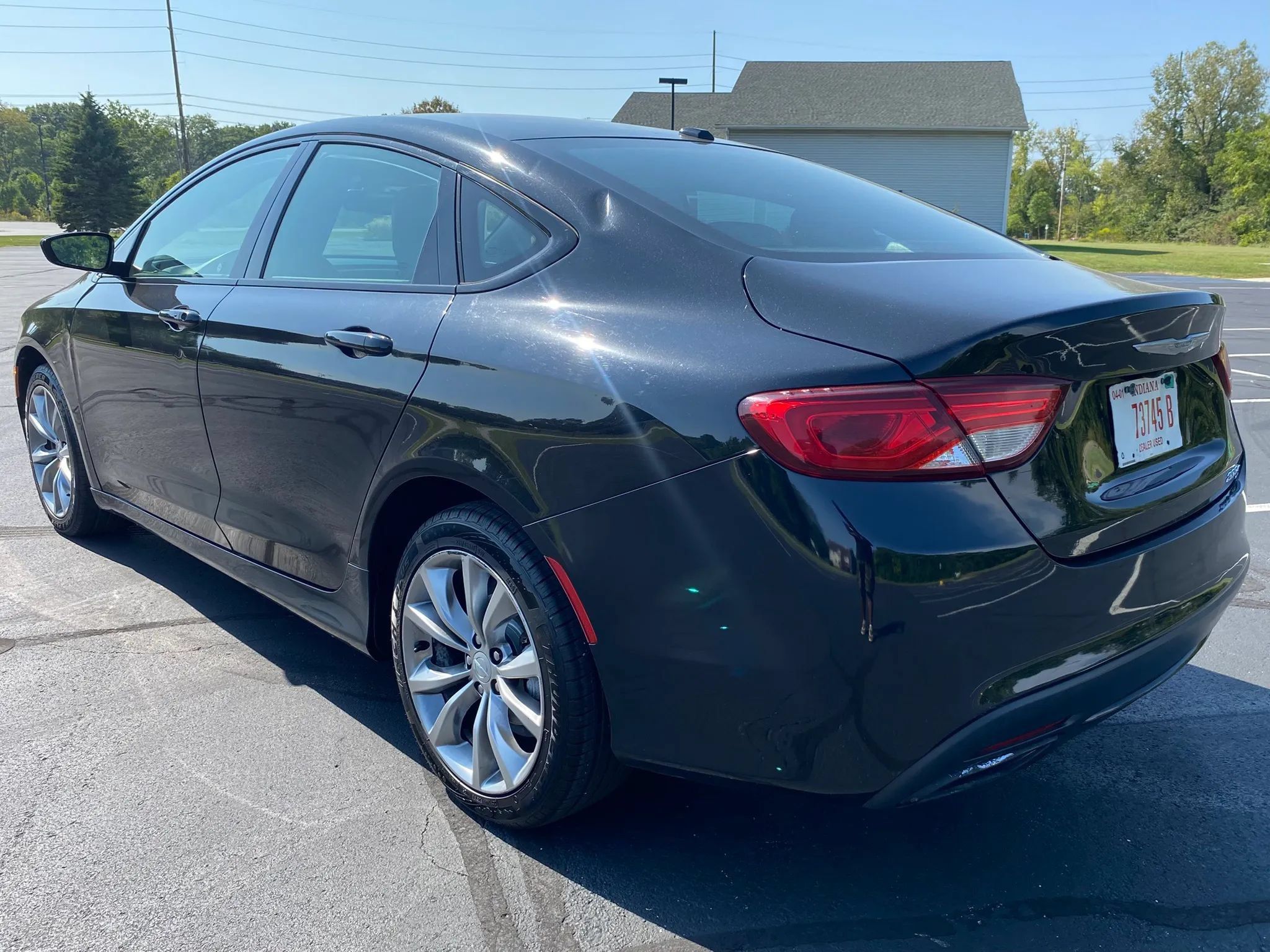 Used 2016 Chrysler 200 S FWD image 4