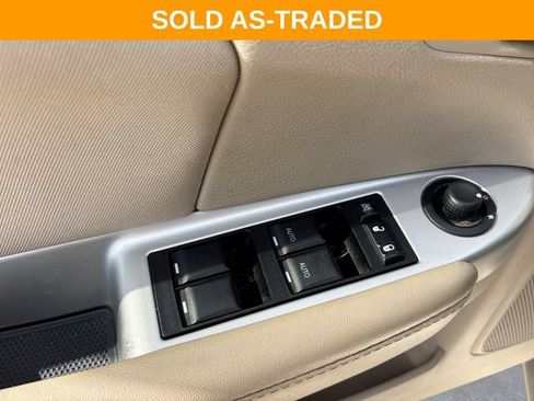 Used 2013 Chrysler 200 Touring FWD image 13