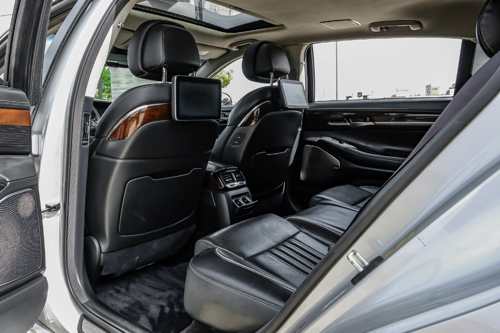 Used 2019 Genesis G90 5.0 Ultimate RWD image 42