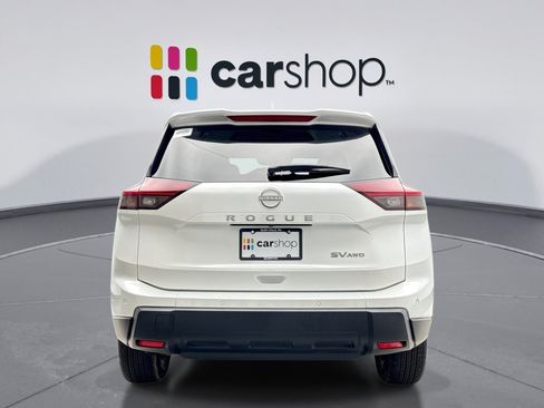 Used 2024 Nissan Rogue SV AWD/4WD image 4