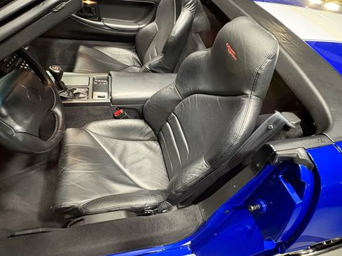 Used 1996 Chevrolet Corvette Convertible RWD image 27