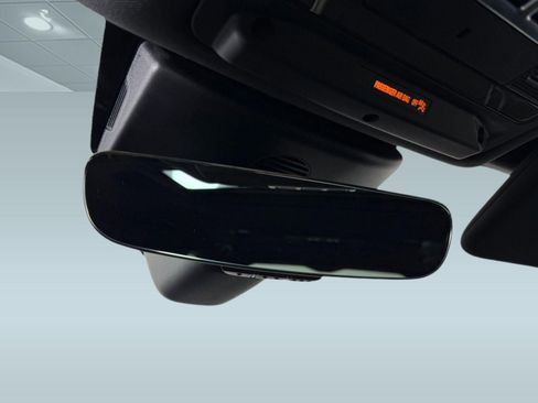 Used 2018 Land Rover Discovery HSE Luxury image 18