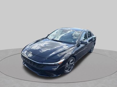 Used 2024 Hyundai Elantra Limited FWD image 9