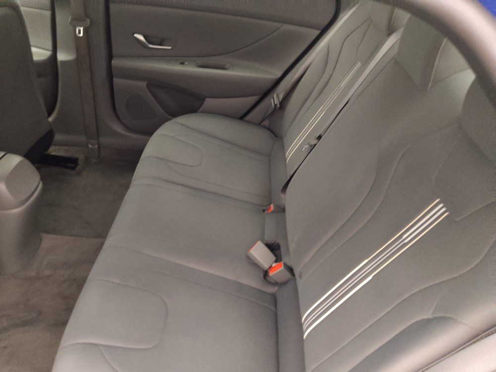 Used 2021 Hyundai Elantra SEL FWD image 18