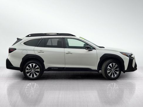 Used 2025 Subaru Outback Limited w/ Popular Package #2 AWD/4WD image 3