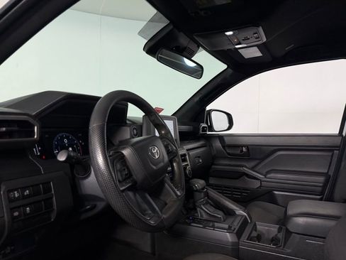 Used 2024 Toyota Tacoma SR image 17