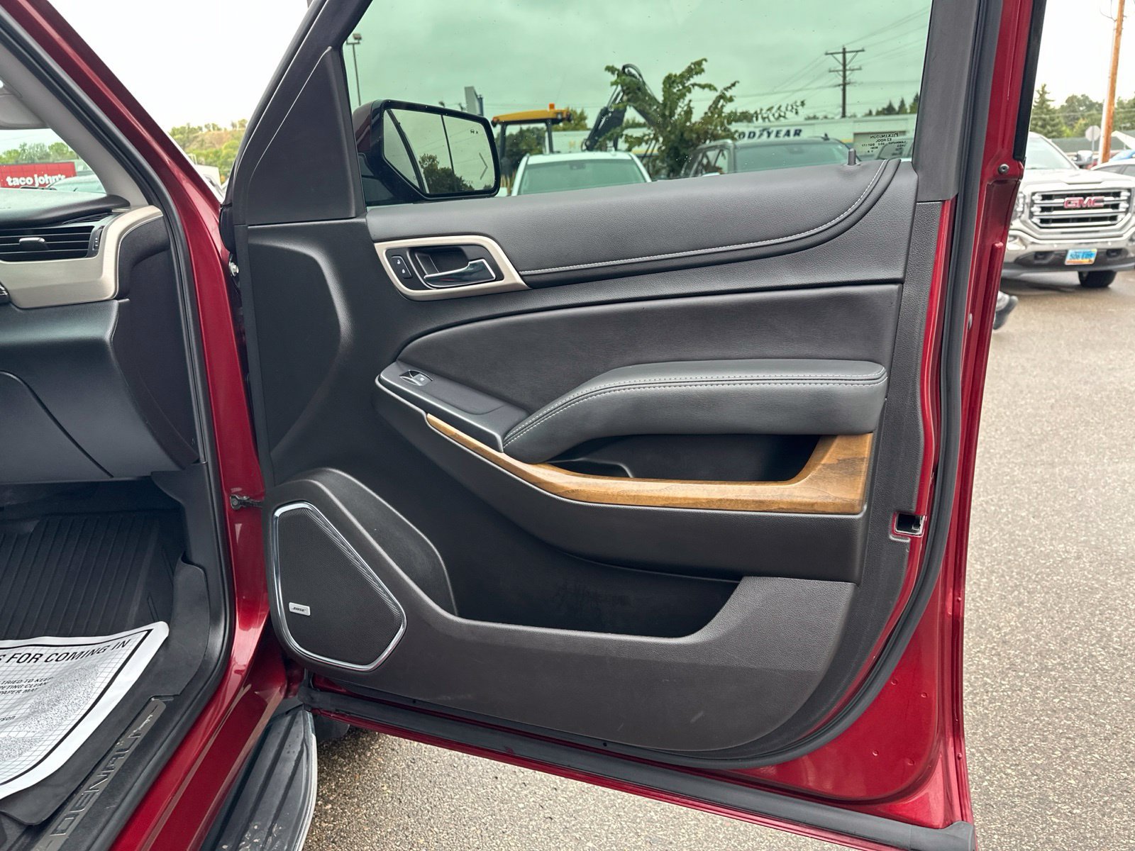 Used 2019 GMC Yukon Denali w/ Open Road Package AWD/4WD image 43