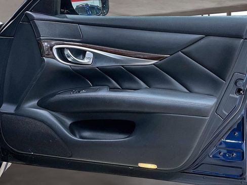 Used 2019 INFINITI Q70 Luxe image 20