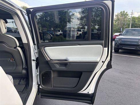 Used 2026 Rivian R1S Adventure AWD/4WD image 18