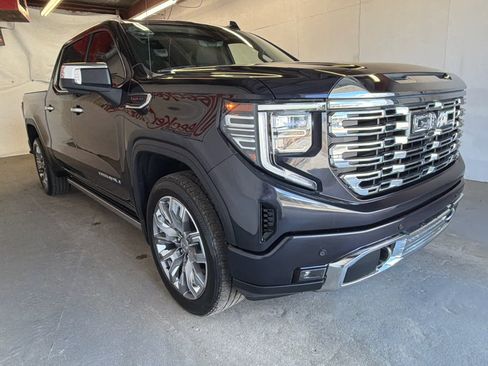 Used 2023 GMC Sierra 1500 Denali w/ Denali Reserve Package image 4