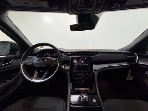 New 2026 Jeep Grand Cherokee L Laredo AWD/4WD image 15