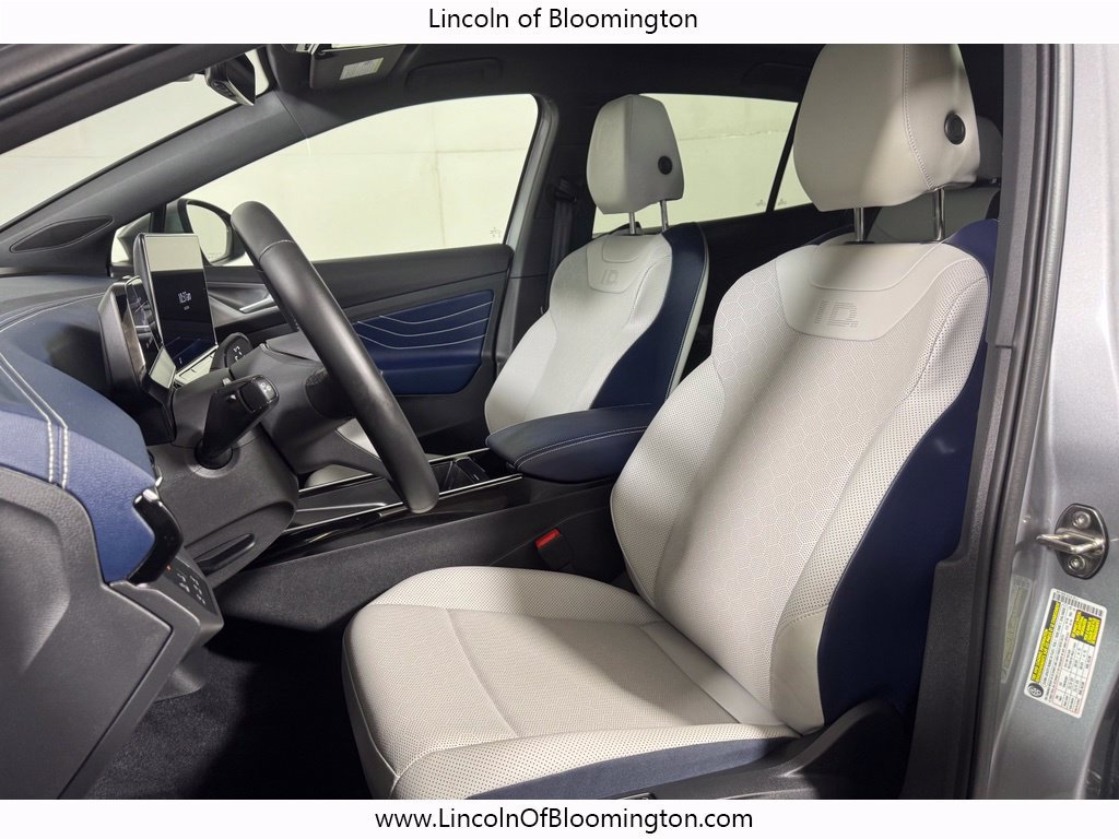 Used 2025 Volkswagen ID.4 Pro S AWD/4WD image 14