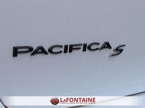 New 2026 Chrysler Pacifica Limited w/ S Appearance Package AWD/4WD image 10