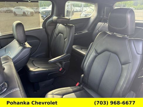 Used 2025 Chrysler Pacifica Select FWD image 23