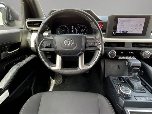 Used 2024 Toyota Tacoma TRD Off-Road image 9