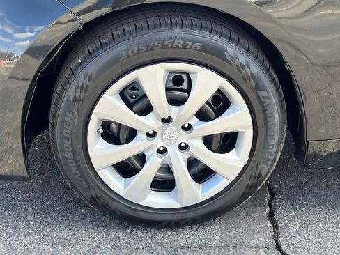 Used 2022 Toyota Corolla LE image 25