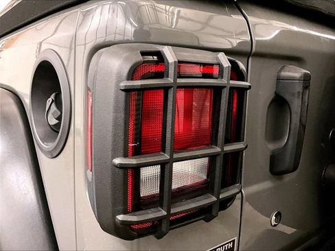 Used 2019 Jeep Wrangler Unlimited Sport S AWD/4WD image 28