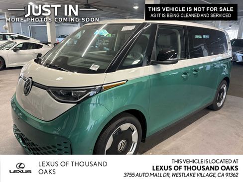 Used 2025 Volkswagen ID. Buzz Pro S Plus RWD image 1
