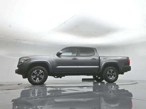 Used 2019 Toyota Tacoma TRD Sport AWD/4WD image 52