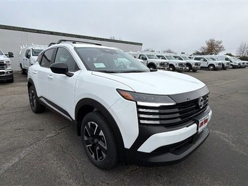 New 2026 Nissan Kicks SV image 2