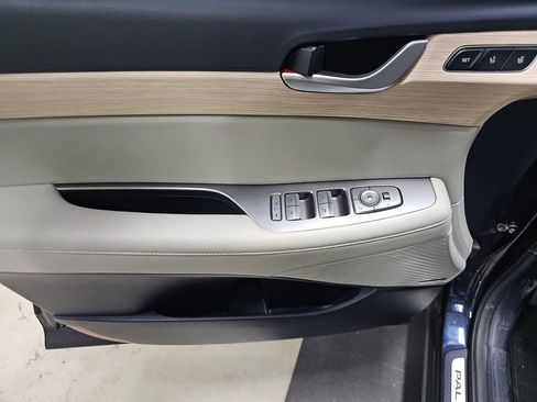Used 2025 Hyundai Palisade Limited FWD image 15