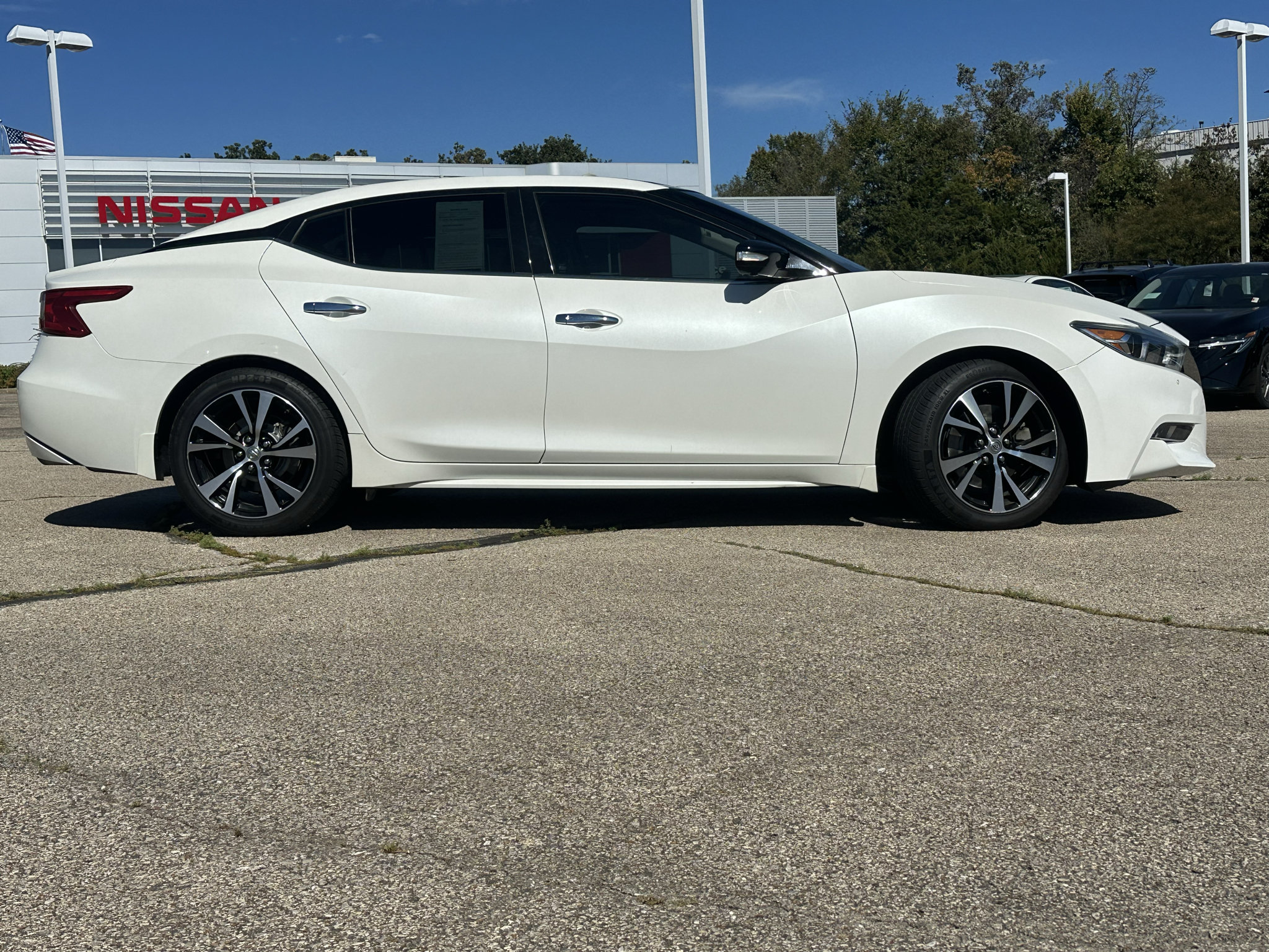 Used 2018 Nissan Maxima Platinum FWD image 2