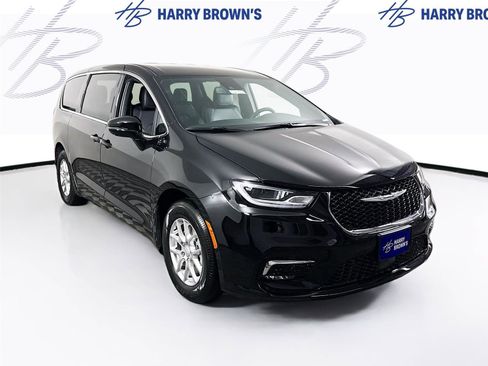 New 2026 Chrysler Pacifica Select FWD image 26