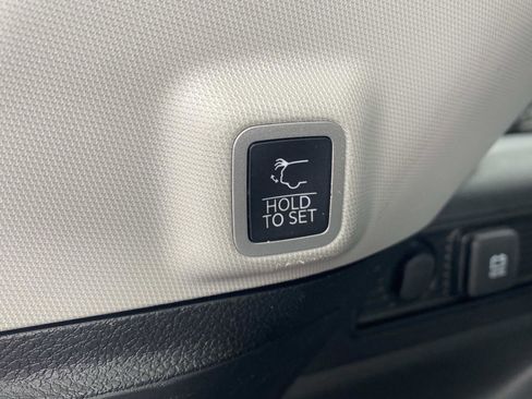 Certified 2023 Jeep Grand Cherokee Limited w/ Luxury Tech Group II image 7