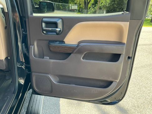 Used 2017 GMC Sierra 1500 Denali w/ Denali Ultimate Package AWD/4WD image 25