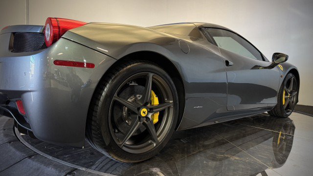 Used 2013 Ferrari 458 Spider RWD image 30