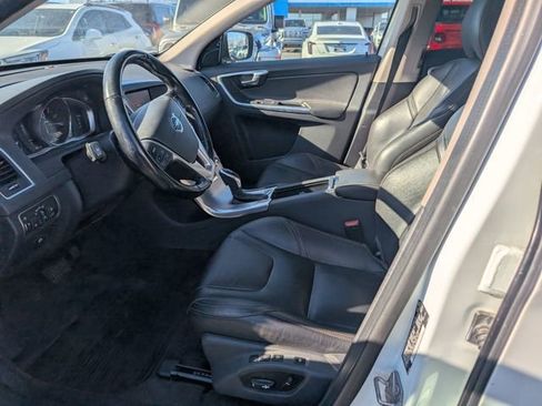 Used 2017 Volvo XC60 T6 Dynamic w/ Climate Package image 14