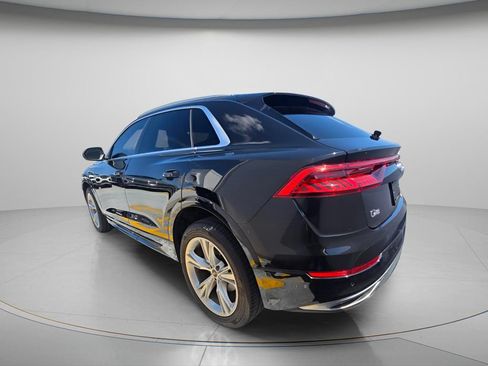 Used 2023 Audi Q8 Premium w/ Convenience Package AWD/4WD image 4