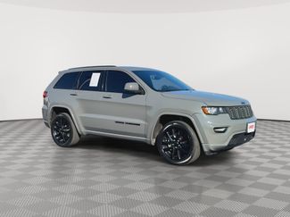 Used 2021 Jeep Grand Cherokee Laredo X video 2