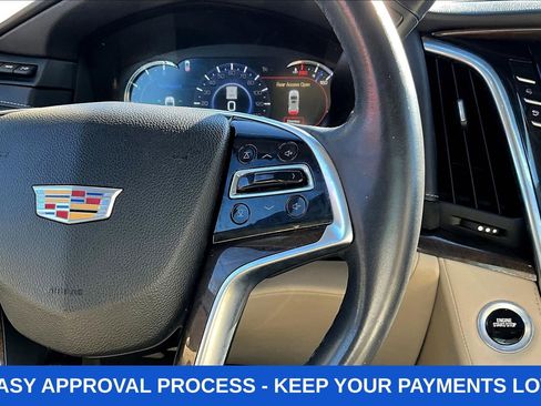 Used 2018 Cadillac Escalade ESV Luxury AWD/4WD image 16