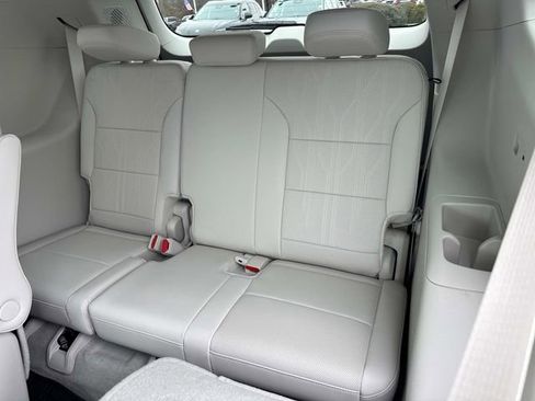 New 2026 Buick Enclave Avenir w/ Super Cruise Package FWD image 17