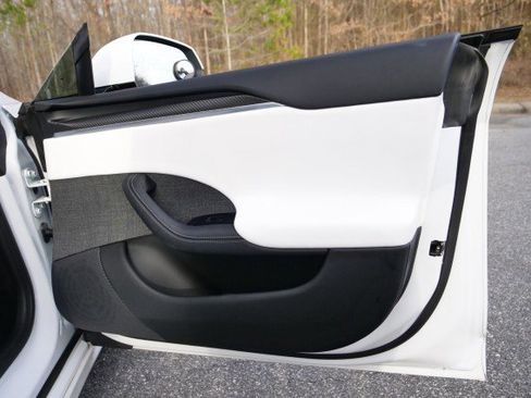 Used 2021 Tesla Model S Plaid image 41