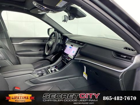 New 2026 Jeep Grand Cherokee Limited image 36