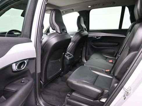 Used 2025 Volvo XC90 B5 Core AWD/4WD image 14