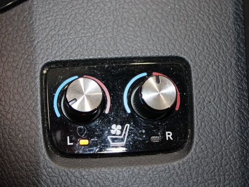Used 2014 Toyota Avalon Limited FWD image 27