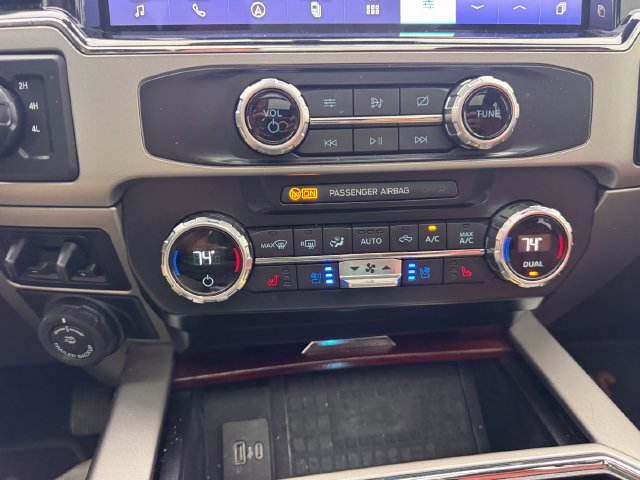 Used 2022 Ford F250 King Ranch w/ King Ranch Ultimate Package AWD/4WD image 17