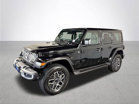 New 2026 Jeep Wrangler Unlimited Sahara AWD/4WD image 2
