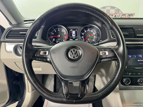 Used 2019 Volkswagen Passat 2.0T Wolfsburg w/ Wheels & Sunroof Package FWD image 10