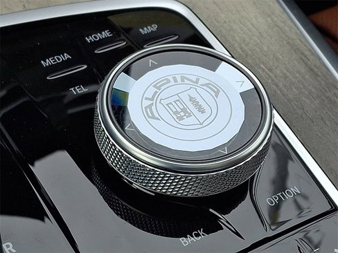 New 2026 BMW ALPINA XB7 image 17