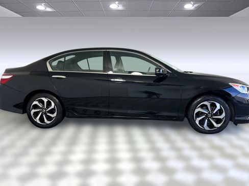 Used 2017 Honda Accord EX-L image 7