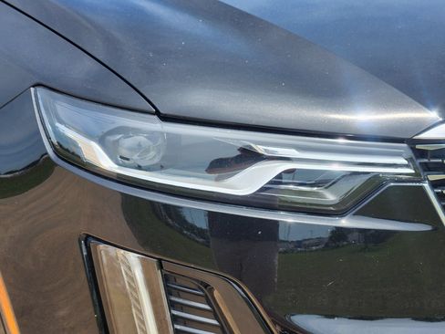 Used 2023 Cadillac XT6 Premium Luxury FWD image 11