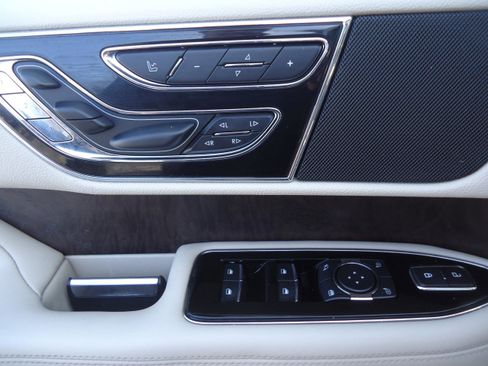 Used 2019 Lincoln Navigator L Reserve image 26